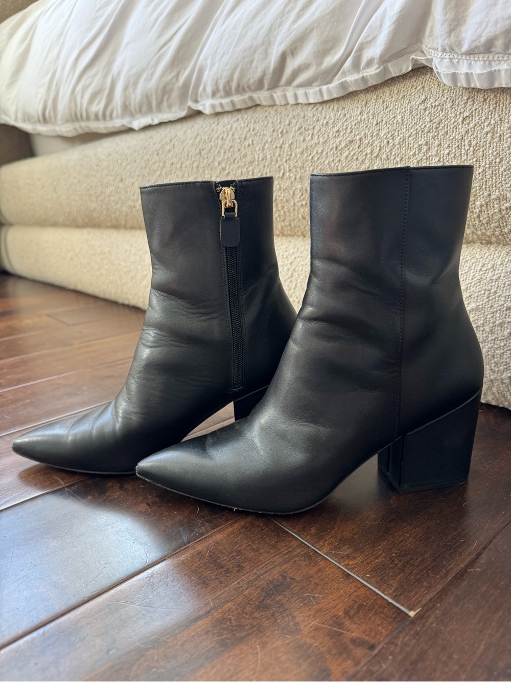 Stuart Weitzman Black Leather Pointed Ankle Boots with Block Heel and Gold Zip